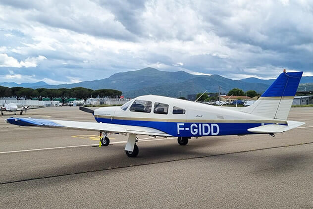 Le Piper PA28 F-GIDD vous attends au parking