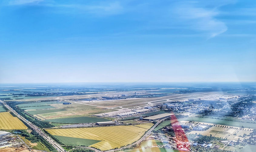 Tiefanflug über den Großflughafen Leipzig-Halle