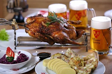 Budweiser, Schweinsbraten und Knödel und Spaß