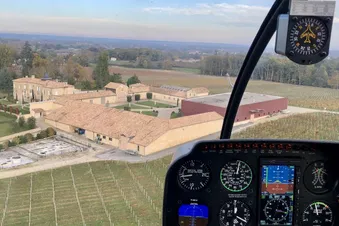 Découverte des châteaux du Medoc en hélicoptère 🍷