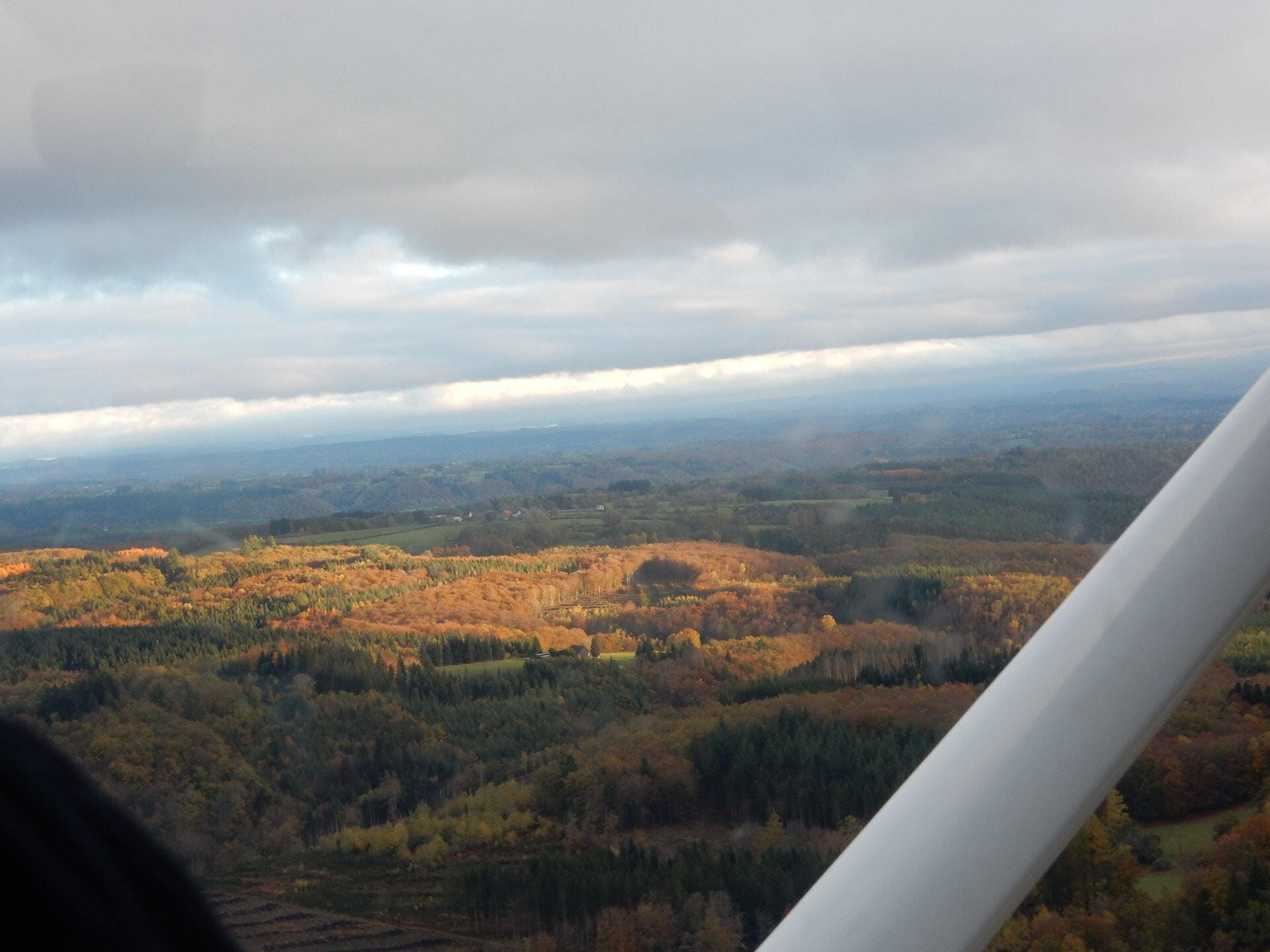 Survol du Lac de Vassivière et du plateau de Millevaches