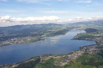 Sechs-Seen-Rundflug für ein Passagier