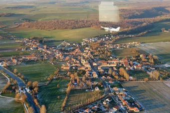 Un beau survol meusien des sites de mémoire et touristiques