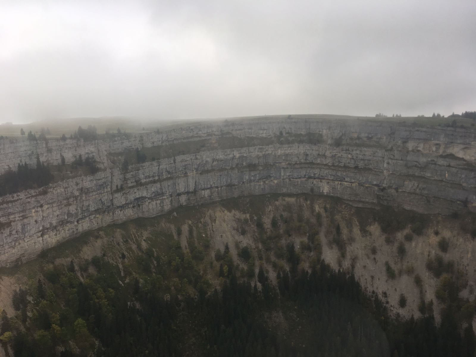 Balade aérienne : le Jura en hélicoptère depuis Lausanne