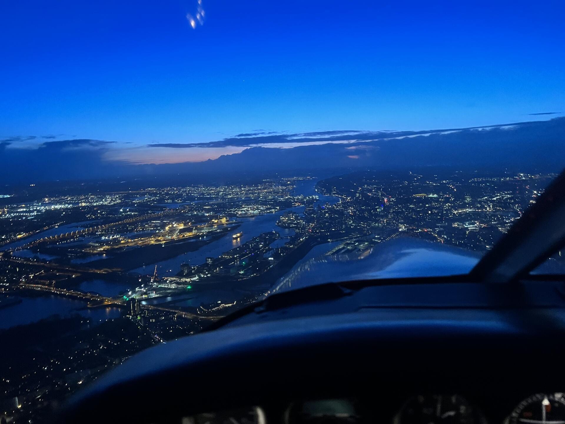 Individuelle Rundflüge über Hamburg und die Ostsee