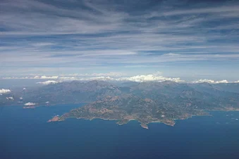 Survoler le toit de l'île de Beauté &  la Montagne Corse