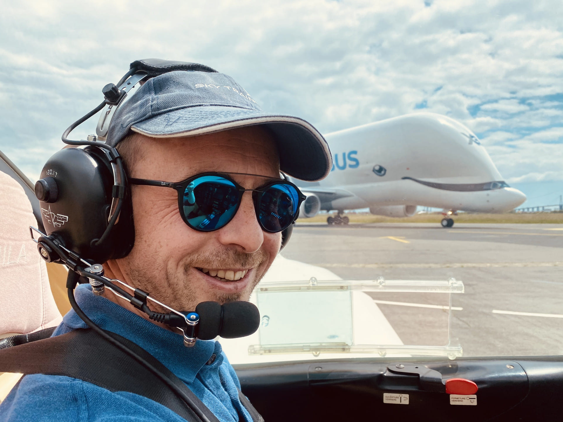 Le Beluga en arrière plan (voisin très fréquent sur mon aérodrome)