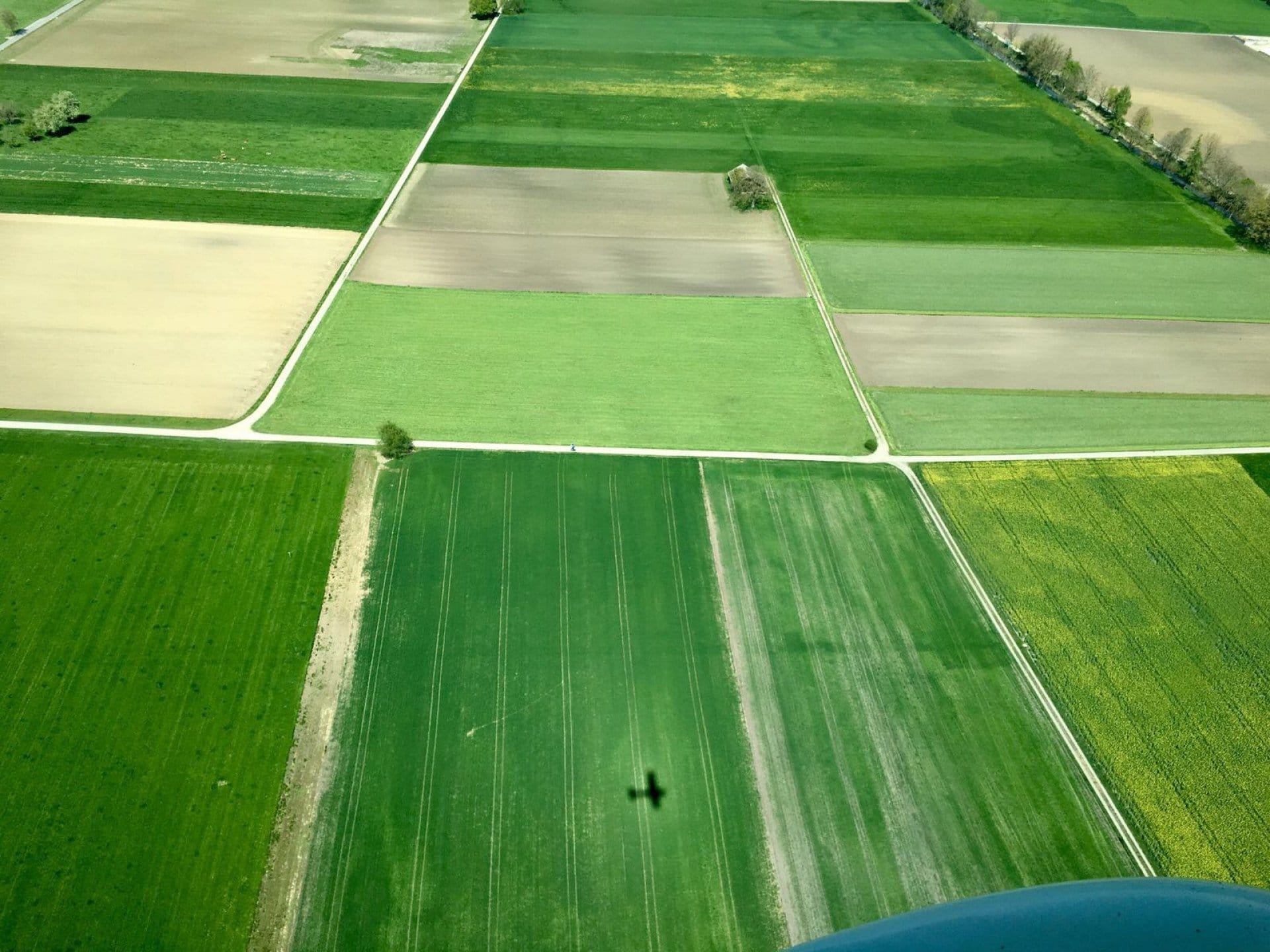 Jura und Windräder mit Landung / Region Jura Wind Turbines with Landing