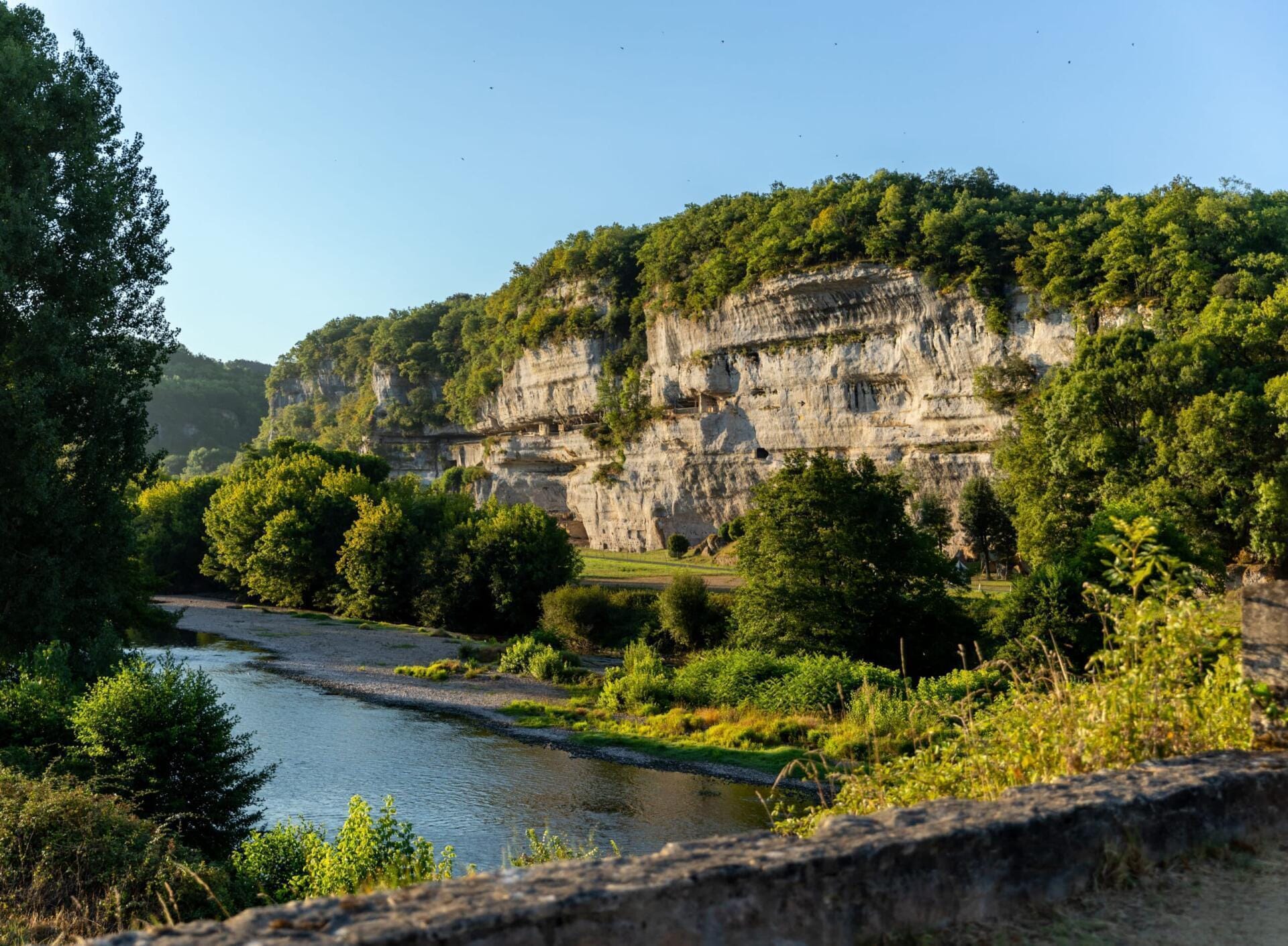 Site troglodytique de la Roque Saint Christophe.