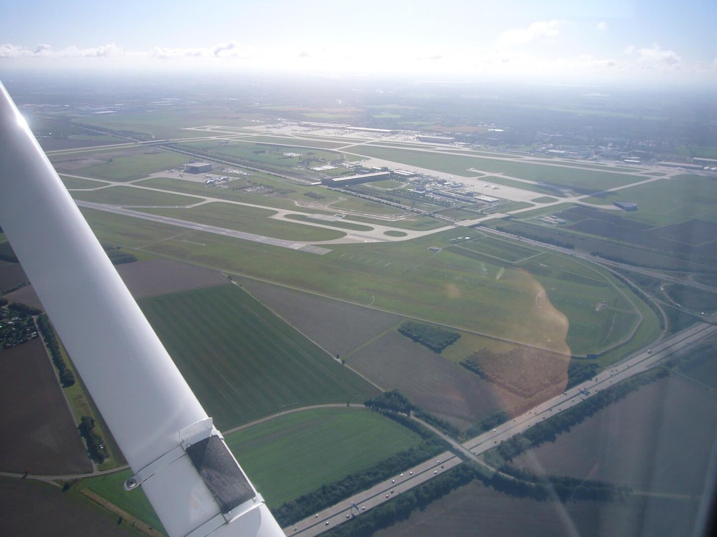 Flughafen Leipzig (EDDP) mit BAB A9