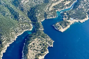 Les calanques de Port Miou et de Port Pin
