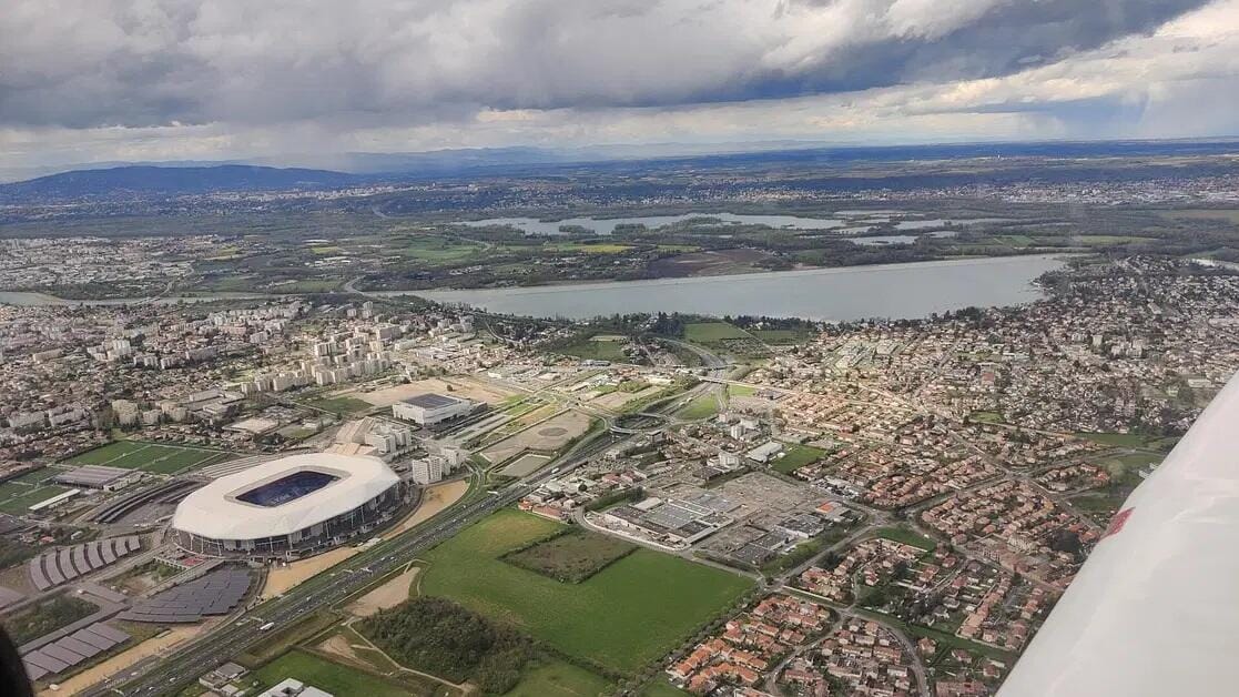 Le Grand Large et le stade