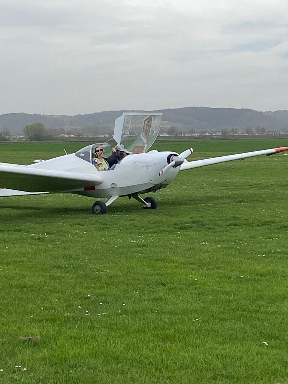 Scheibe SF-25 Falke