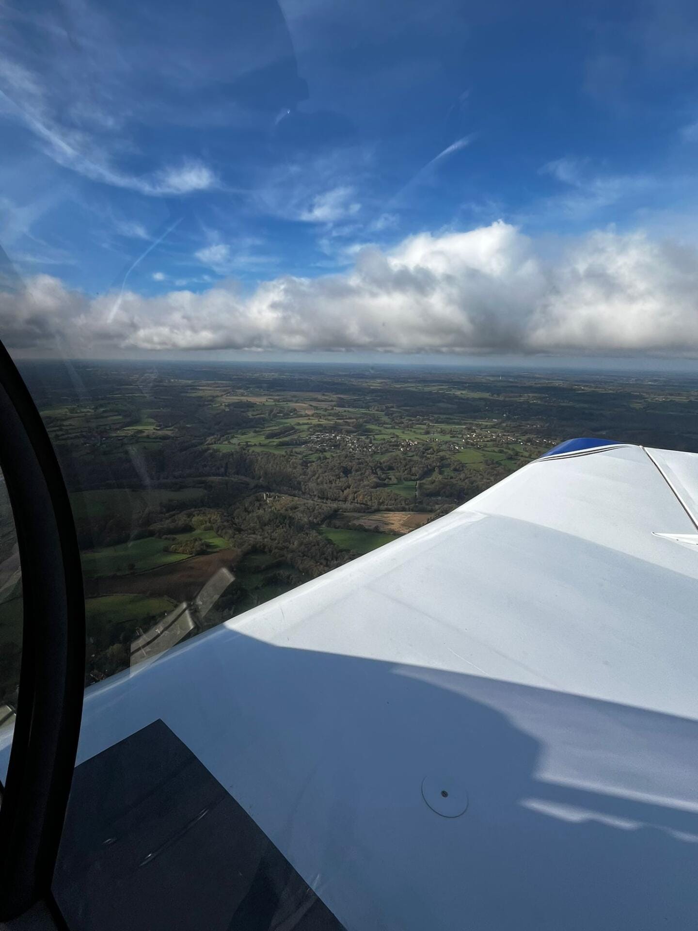 Survol de la Vallée de la Creuse vers Eguzon