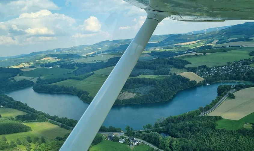 Rundflug über das Sauerland und den Möhnesee