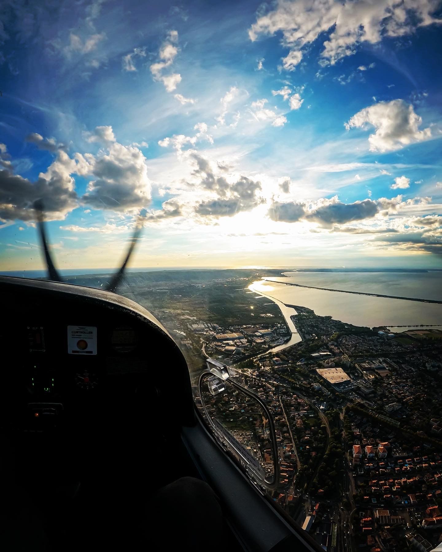 La Côte Bleue, Le Golfe de Fos, la Camargue, Les Baux...