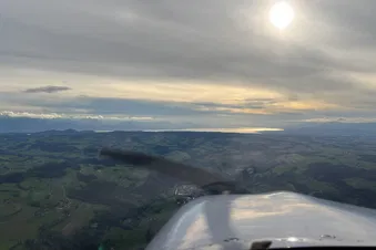 Survol des Alpes Bernoises avec pause café à La Gruyère