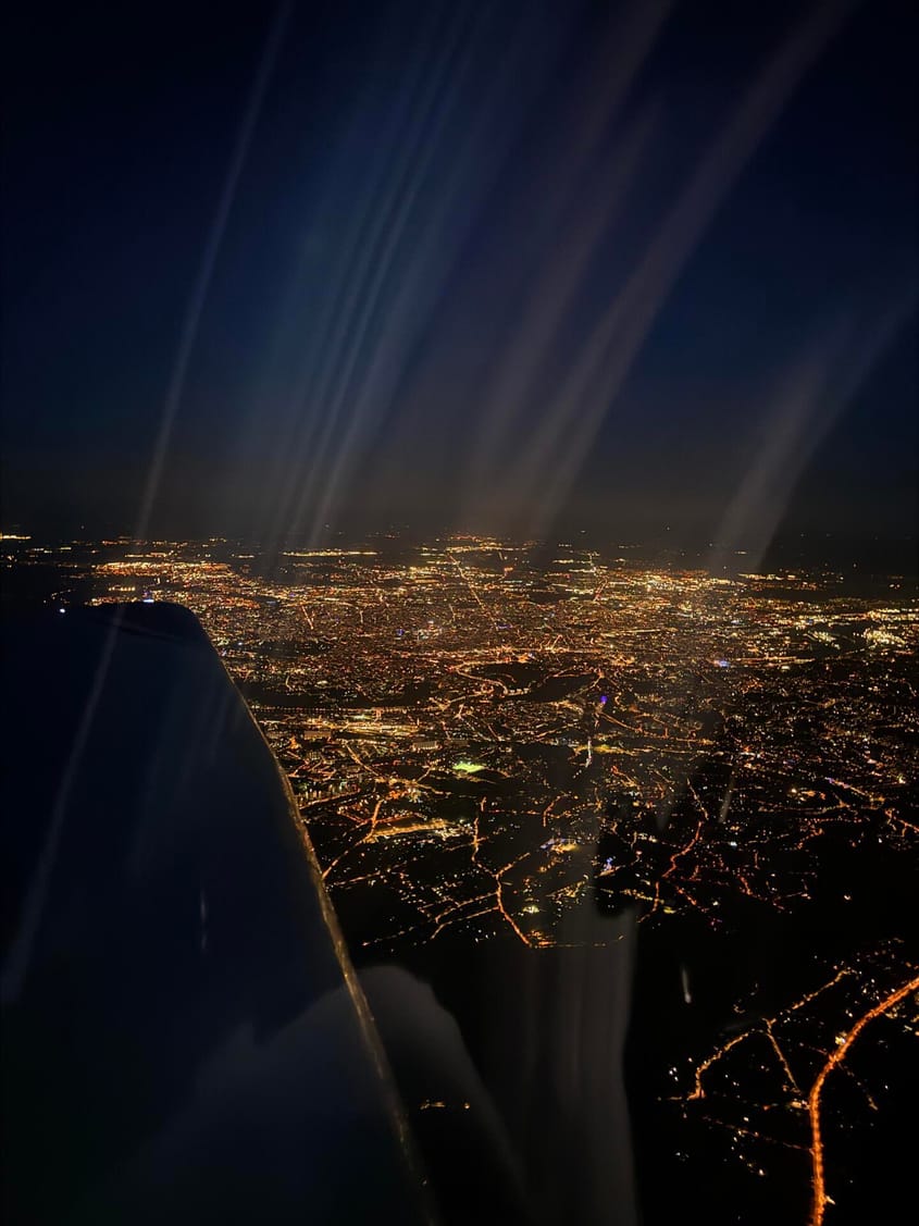 Balade aérienne de nuit au dessus de Lyon