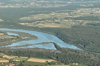 Natur und Städte entlang des Inns