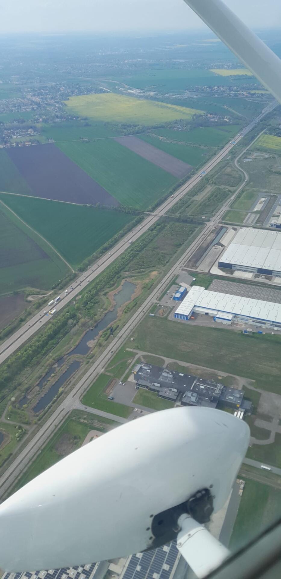 Ausflug aus der CTR Leipzig bei BAB A14, hinten Halle (Saale)