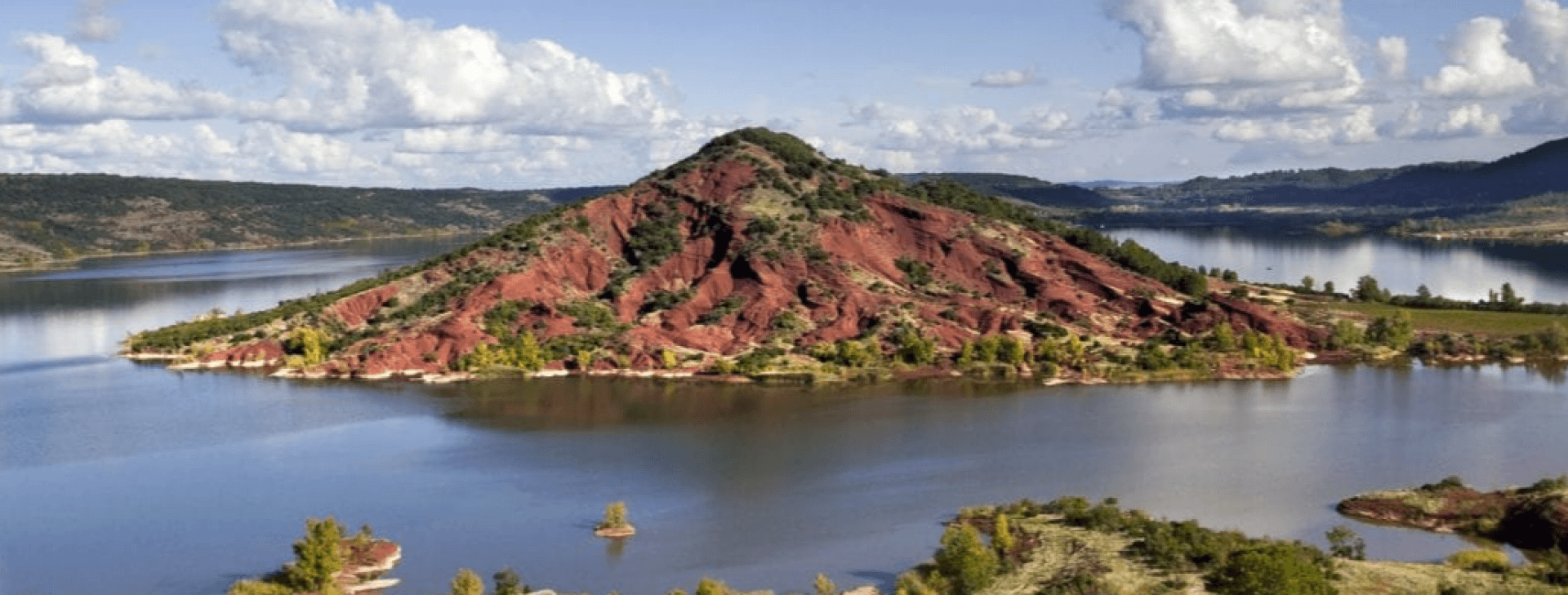 Balade aérienne : Le Viaduc de Millau, le lac du Salagou