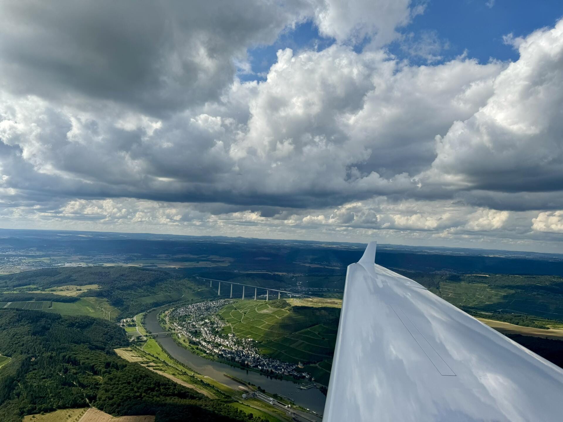 Moseltal in Richtung Flugplatz Winningen