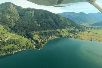 Alpenflug, Wilder Kaiser, Landung in Zell am See