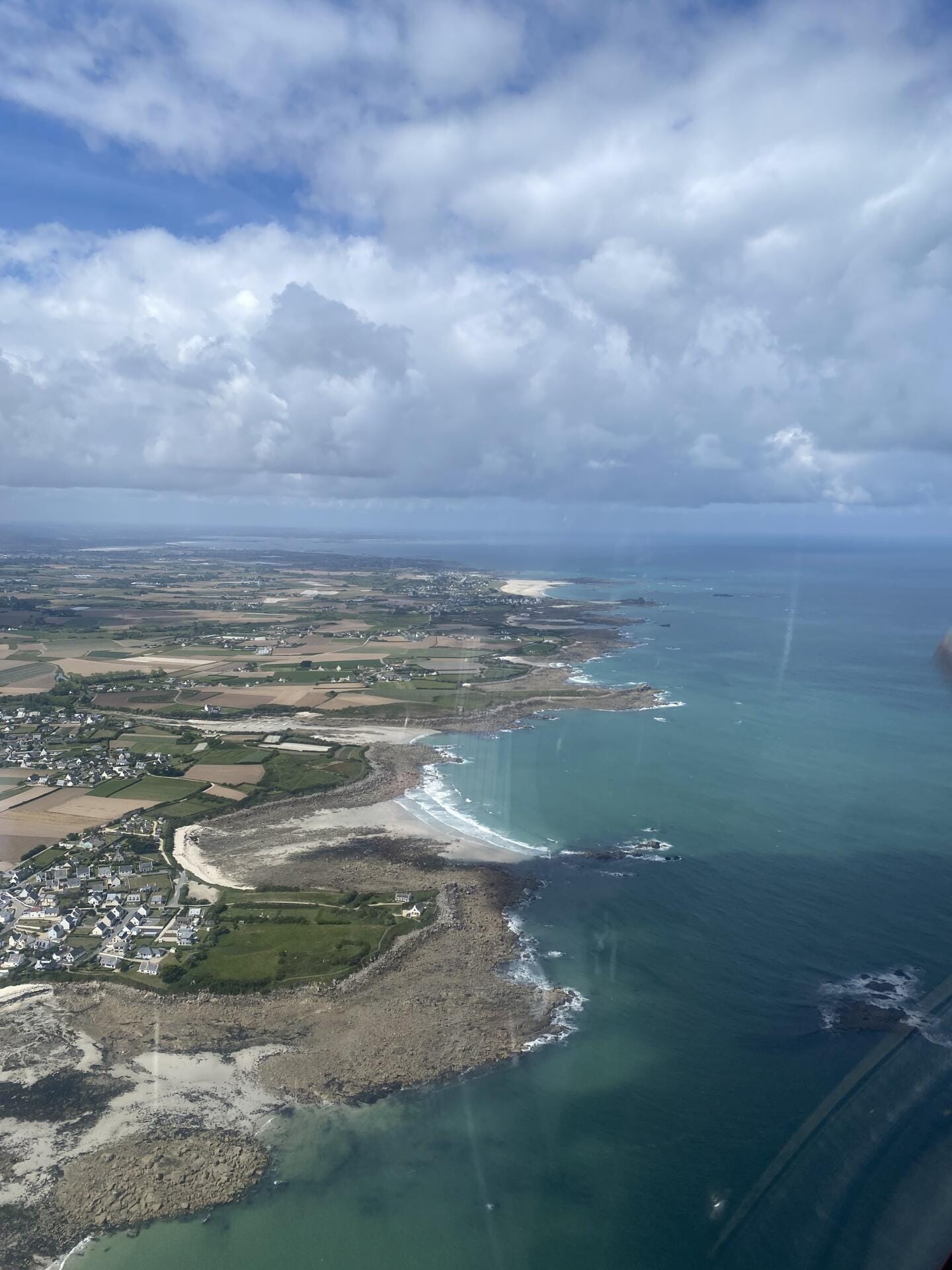 Cap sur Ouessant par la côte de granit rose