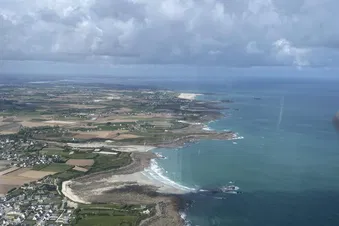 Cap sur Ouessant par la côte de granit rose