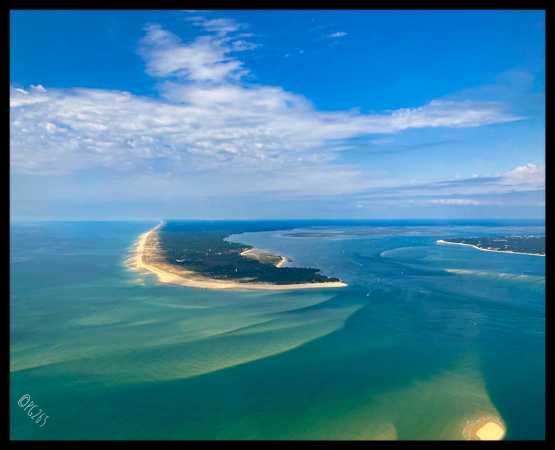 Le Bassin d'Arcachon et la côte vus du ciel. Birds eye view.