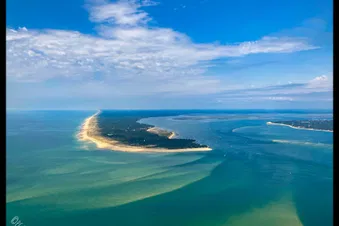 Le Bassin d'Arcachon et la côte vus du ciel. Birds eye view.