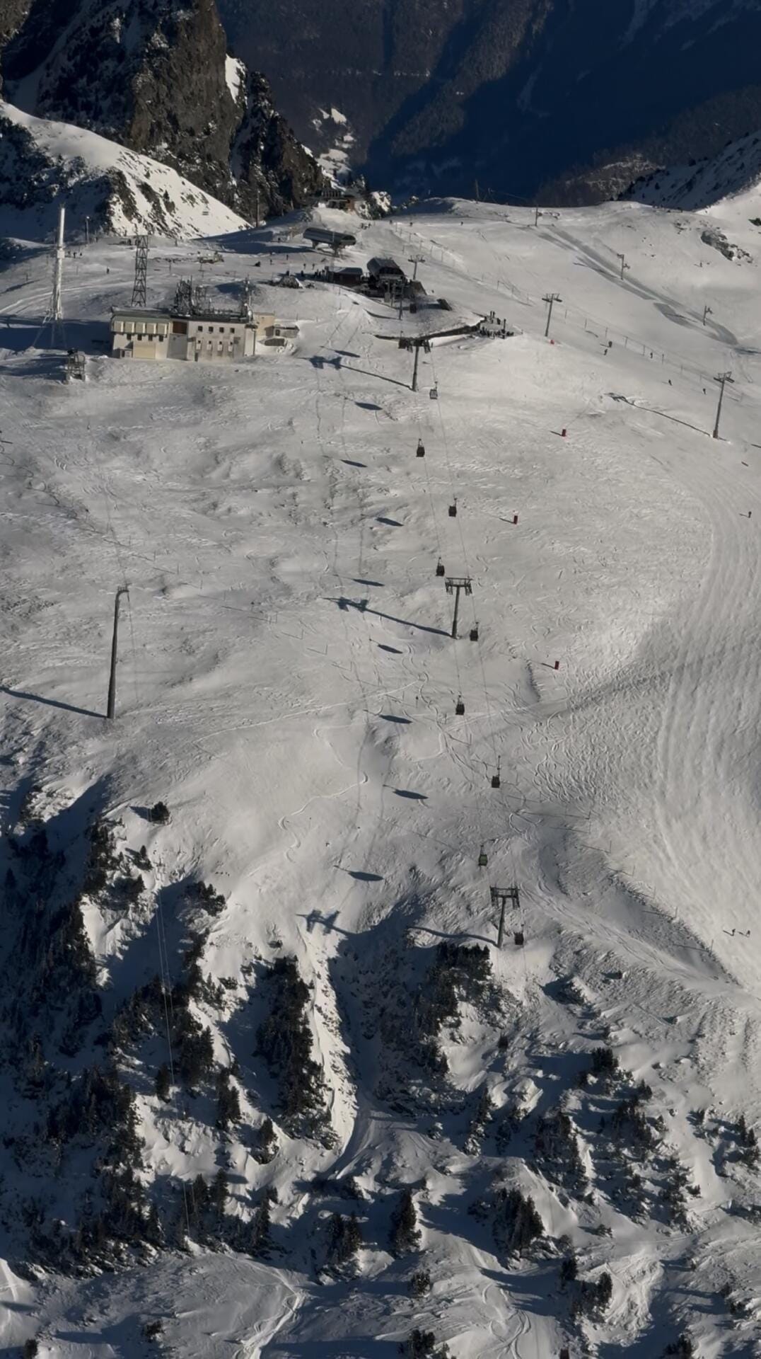 Les Grandes Stations de l'Oisans vues du ciel