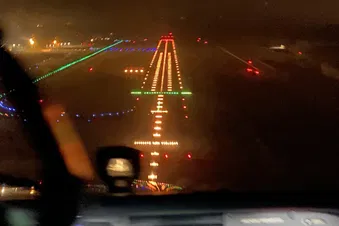 die Start- und Landebahn des FMO