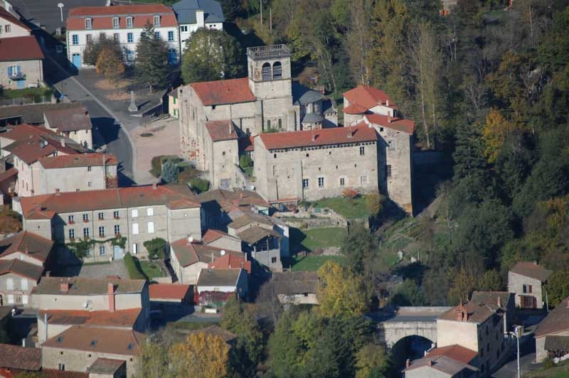 Survol de la Toscane d'Auvergne depuis Ambert