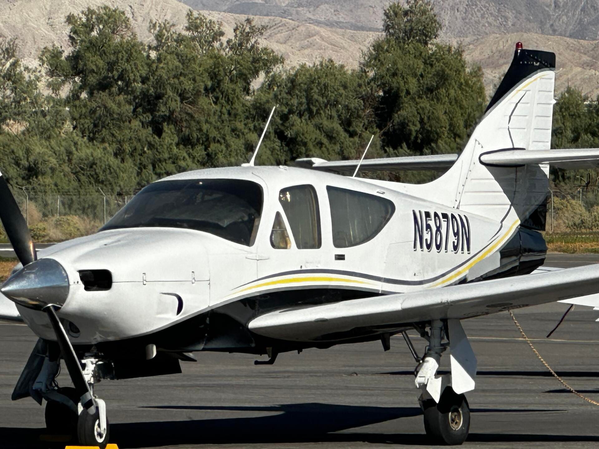 Rockwell Commander 114B