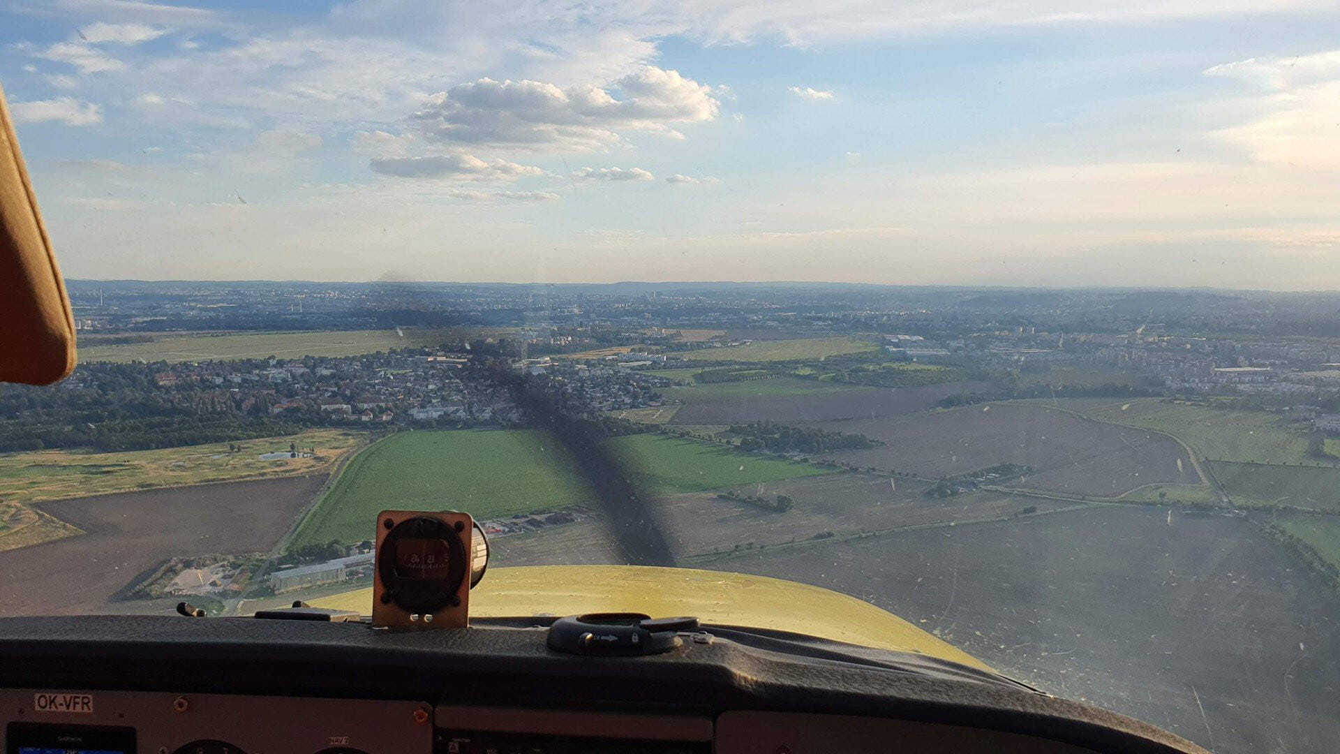 45 minute scenic flight to Karlštejn and Slapy dam