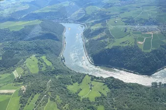 Rundflug über Rhein / Entdecke die schönsten Burgen am Rhein