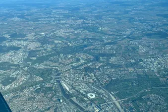 1-Stündiger Rundflug über Nürnberg & die Fränkische Schweiz