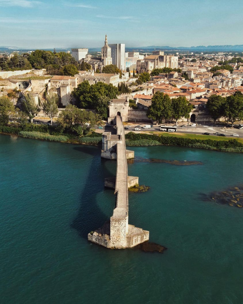 Avignon depuis Carpentras en hélicoptère - 40 min