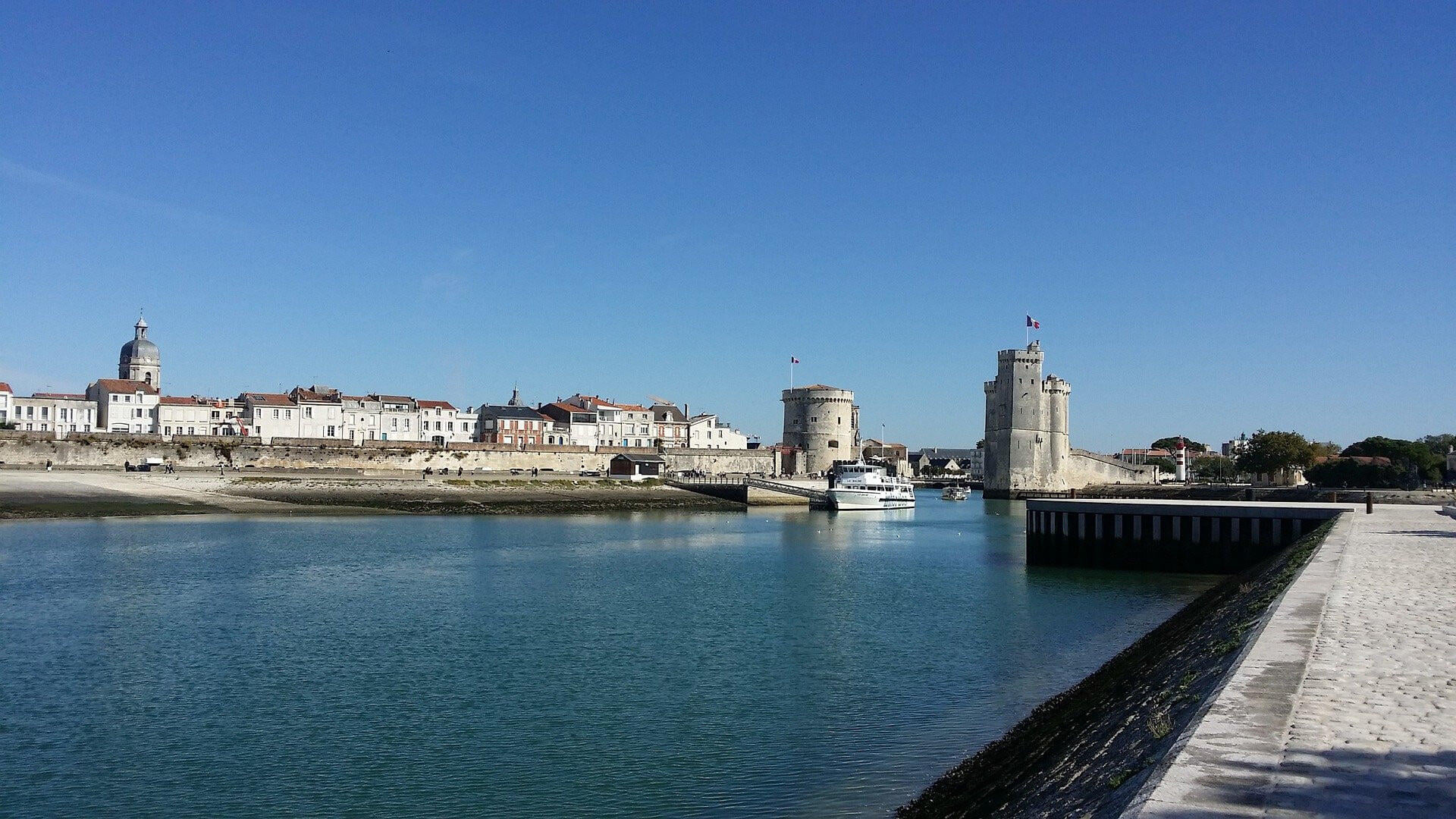 Excursion flight: Trip to La Rochelle