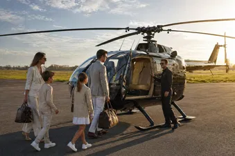 Stuttgart von oben im zweimotorigen VIP Turbinenhubschrauber