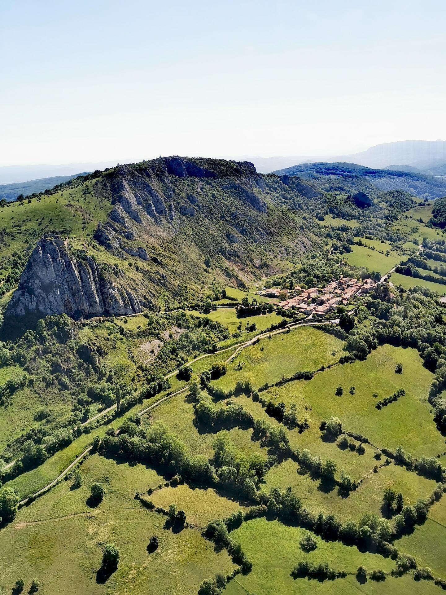 Mas d'Azil,  châteaux de Foix, Montségur...🛫