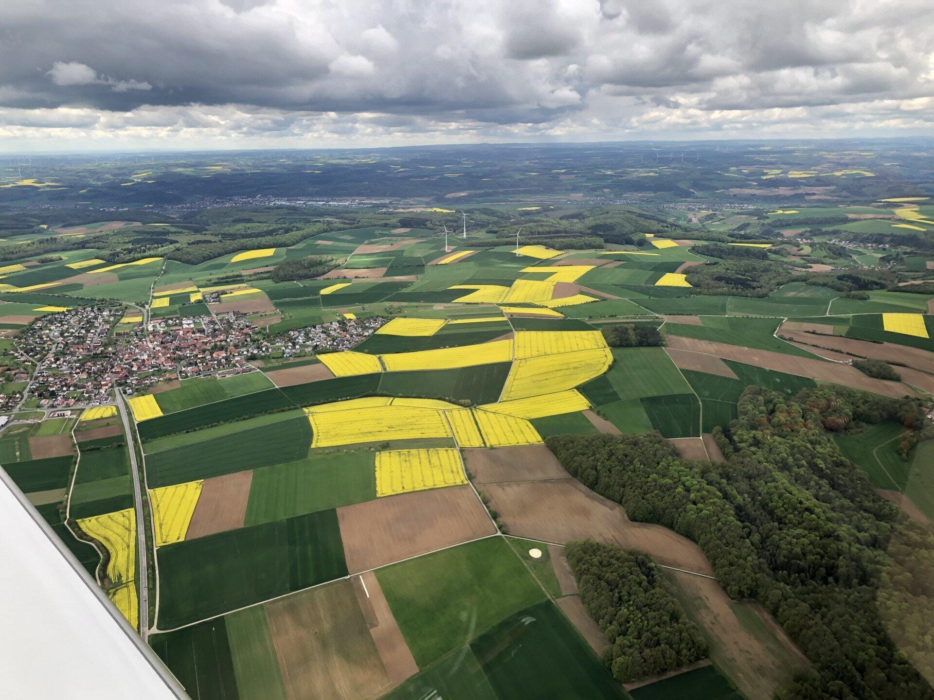Rundflug über Unterfranken, Mainschleife, Würzburg, Weininsel.