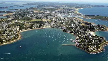 Vol vers le Golfe du Morbihan et les ports voisins