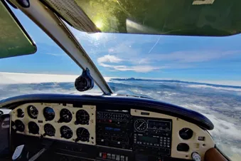 Survol des volcans d'Auvergne !