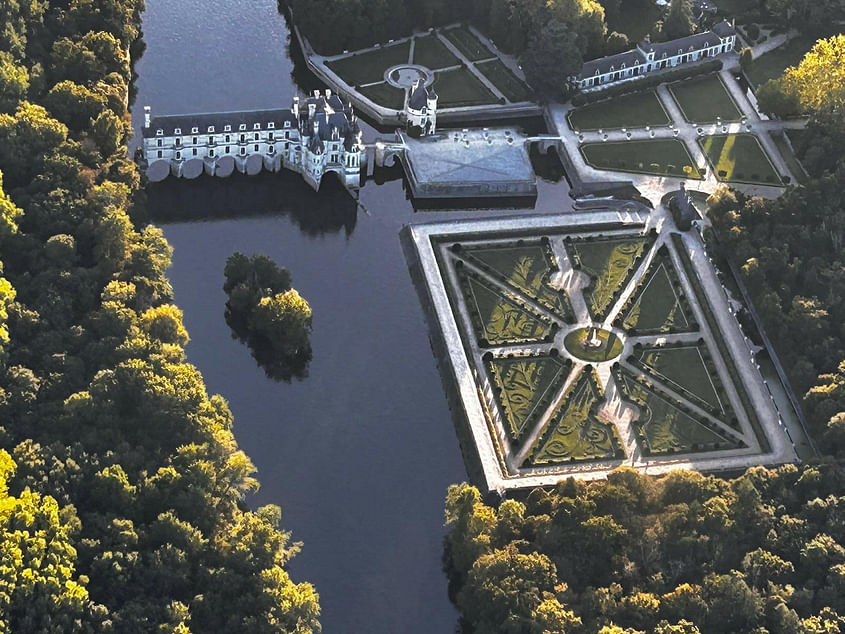 Balade aerienne au dessus des chateaux de loire