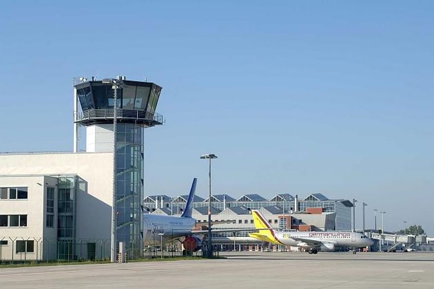 Verkehrsflughafen Dresden aus der Luft? Los geht's!