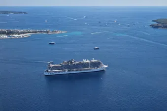 Excursion à Cannes, Survol de St-Trop, côte d'azur
