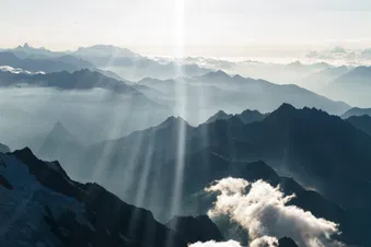 Survolez le Mont Blanc : une aventure aérienne unique
