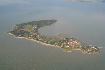 Survol depuis Niort vers l'archipel Charentais
